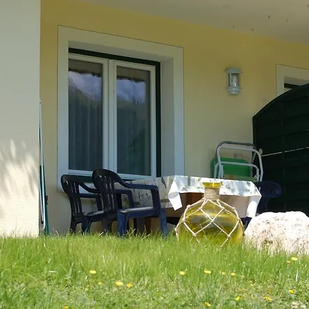 Haus Lechner アパートホテル